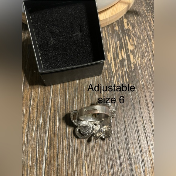 Beautifully crafted statement rose and pearl ring, 6 adjustable up or down! - Picture 5 of 5